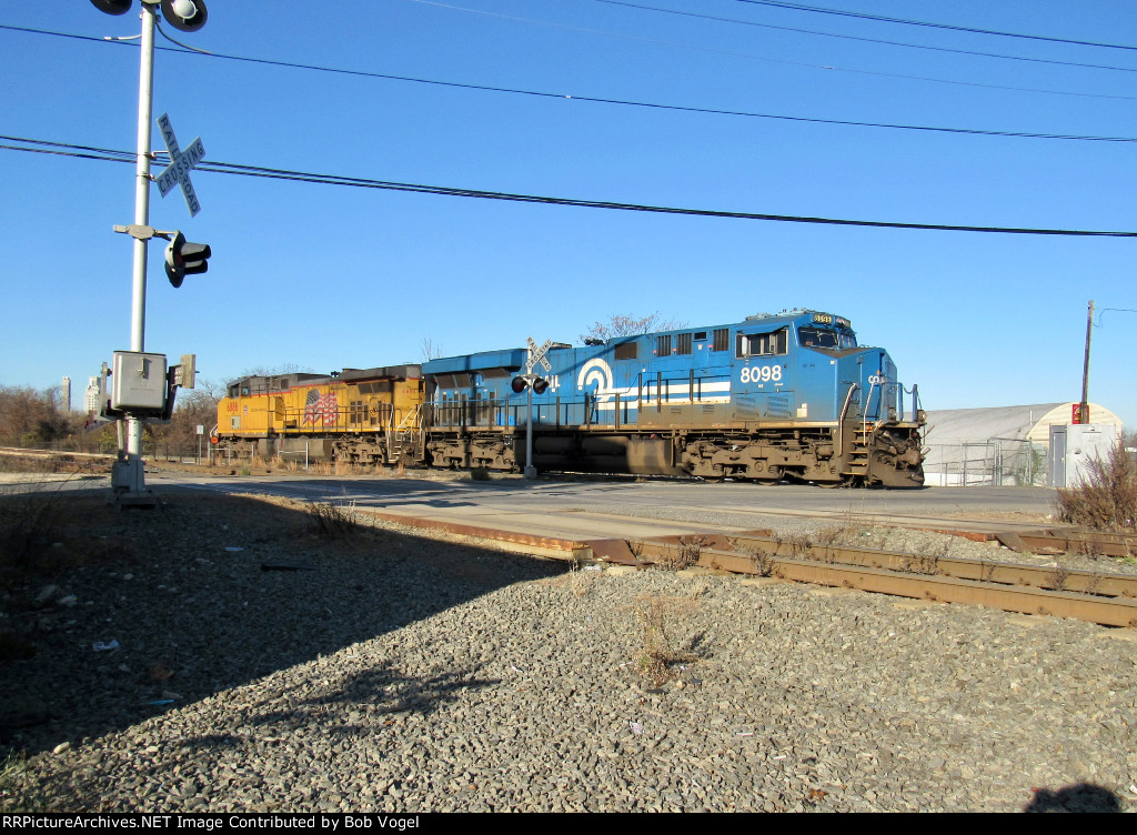 NS 8098 and UP 6886